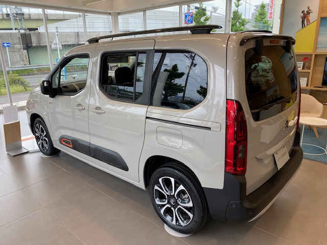 展示車のご紹介_BERLINGO XTRサーブルカラー